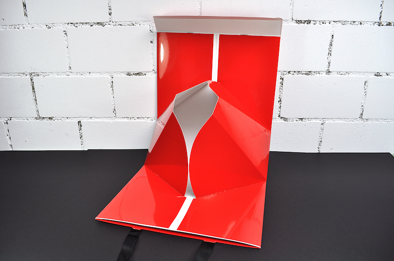 Flachliegend, platzsparend, einfach zum Aufrichten